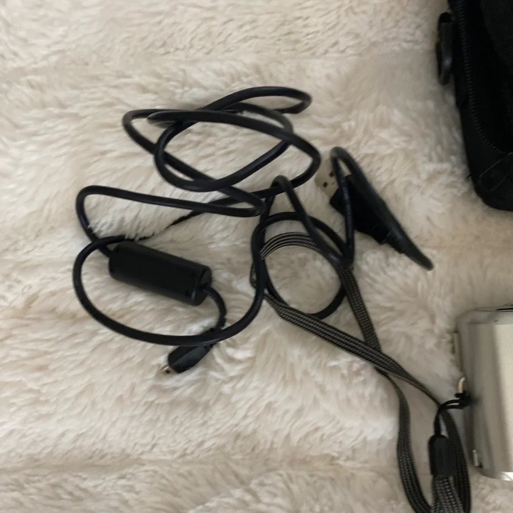 Nikon cables point carry